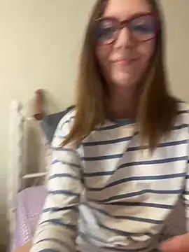 BeatriceTender online show from April 19, 7:05 pm