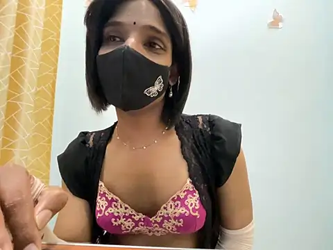 TransLisa7 online show from April 13, 9:15 pm