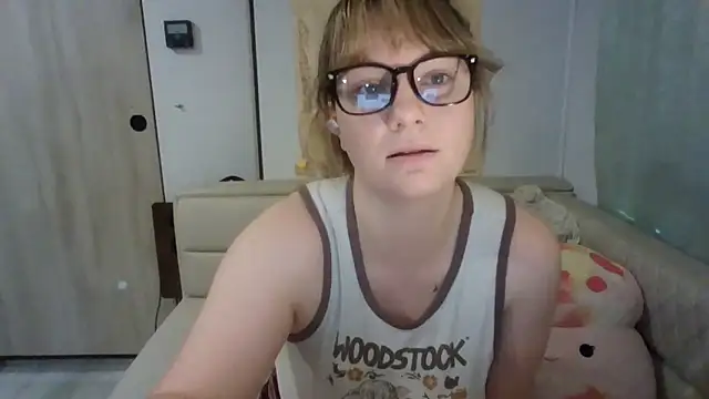 emerieskye20 online show from November 23, 3:14 pm