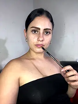 Snapshot of Azuna25 chatting on October 21, 8:35 pm Azuna25 online show from October 21, 8:35 pm