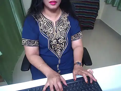 Arushisingh8888 online show from October 28, 3:29 pm