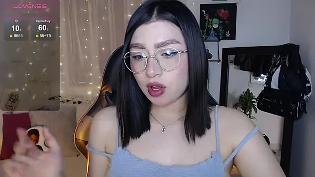 Snapshot of mily_thomson_b_ chatting on September 17, 10:19 pm mily thomson b online show from September 17, 10:19 pm