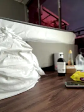 emiss  online show from September 25, 3:55 pm