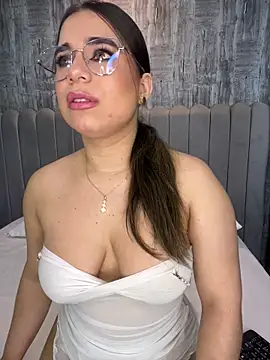 ThaniaJones online show from February 18, 12:26 pm