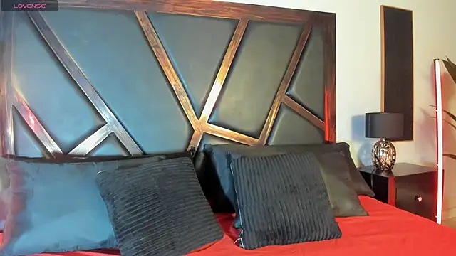 EmiliWilliams online show from March 25, 11:51 pm