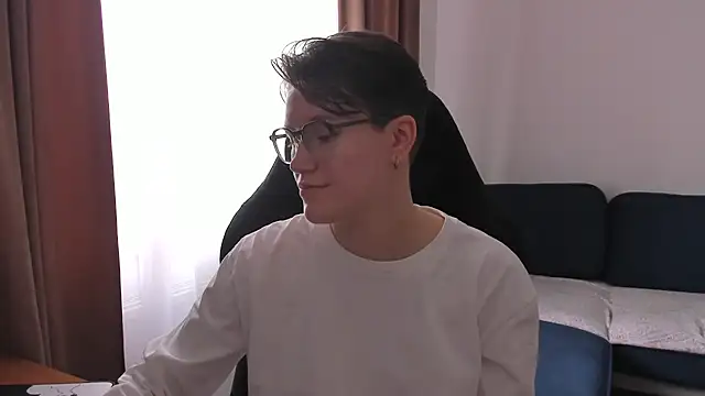 JessieFlower online show from April 22, 8:22 am