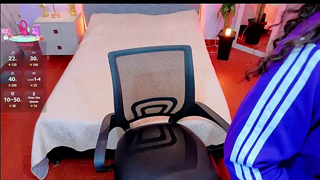 Lana stone  online show from February 21, 7:53 am