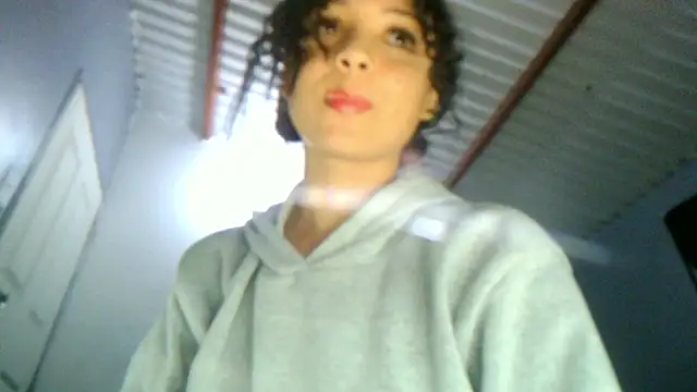 linzeysmith4 online show from March 21, 5:23 am