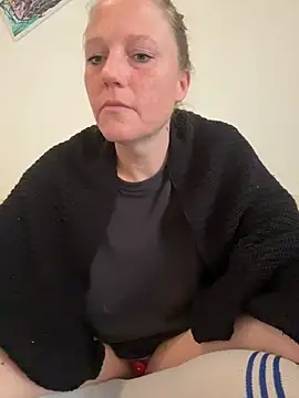 MoniqueLaFee online show from April 19, 8:03 am