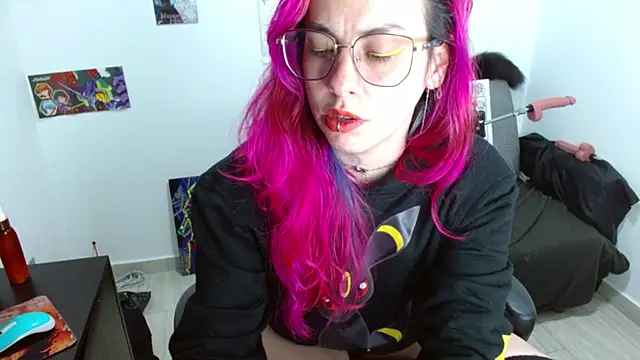 natasha laulau online show from April 17, 2:24 am