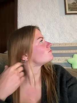 selenaluvv online show from January 14, 4:12 pm