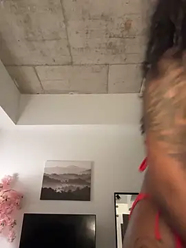 Your Paris online show from March 11, 2:16 am