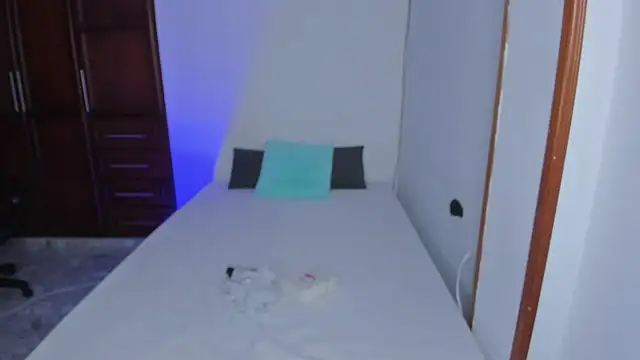 iris torrez  online show from December 4, 4:08 pm