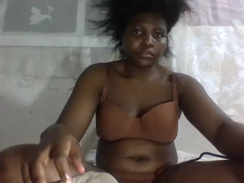 queenzuena online show from June 7, 10:16 pm