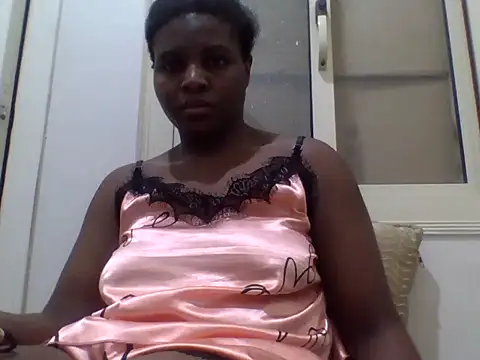 queenzuena online show from May 8, 9:49 pm