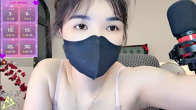 Berrysweet 68 online show from March 21, 2:44 pm