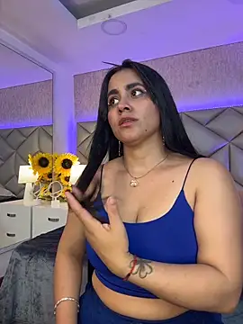 Brenda Garcia online show from December 18, 8:24 pm