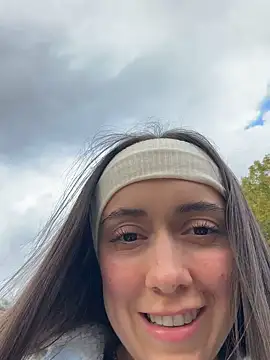 emiliasommer online show from October 28, 1:28 pm