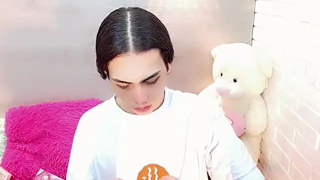 Daniela Pink  online show from October 27, 8:47 pm