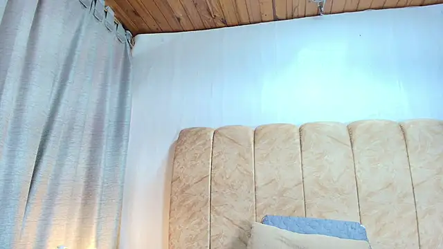 Zoe Curvy online show from November 29, 12:53 pm