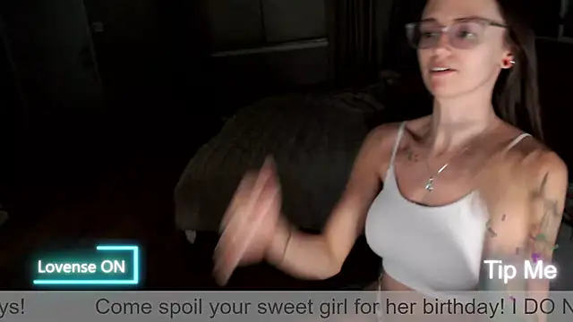Plantbabeee online show from June 5, 4:05 am