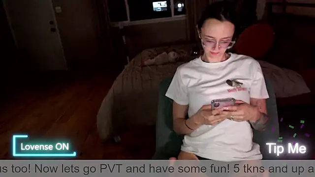 Plantbabeee online show from May 3, 5:00 am