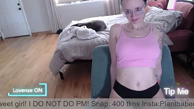 Plantbabeee online show from May 8, 5:16 pm