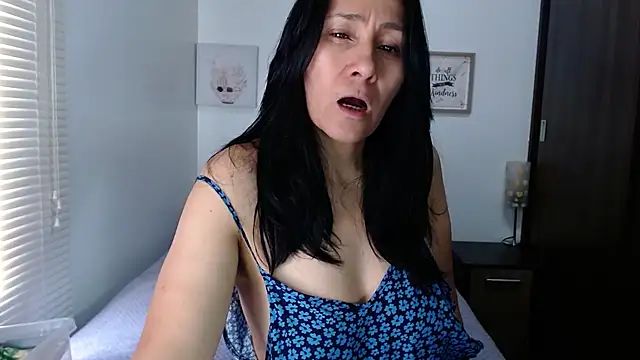 Maira B online show from April 10, 5:41 pm