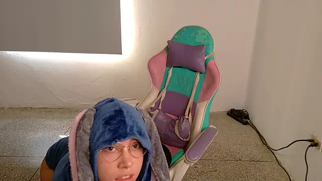 WandaDoll online show from March 12, 1:25 pm