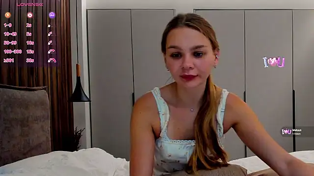 Molly sweetie online show from September 29, 6:18 am