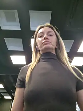 Miss    Mia  online show from February 4, 1:03 pm