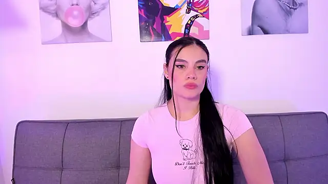 Maylin Garcia online show from March 24, 8:03 pm