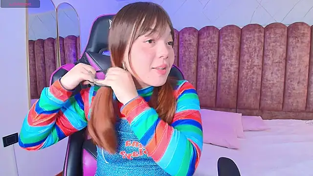 Fluffy Bubble21 online show from March 19, 4:28 am