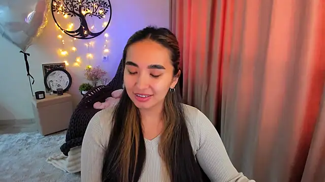 worldofkim online show from April 10, 6:19 am