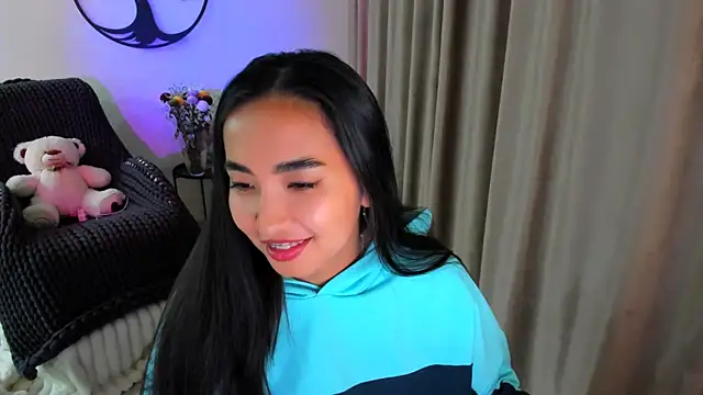 worldofkim online show from November 2, 1:25 pm