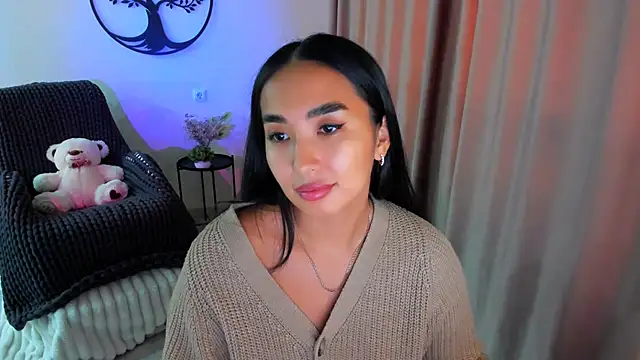 worldofkim online show from October 14, 10:29 am