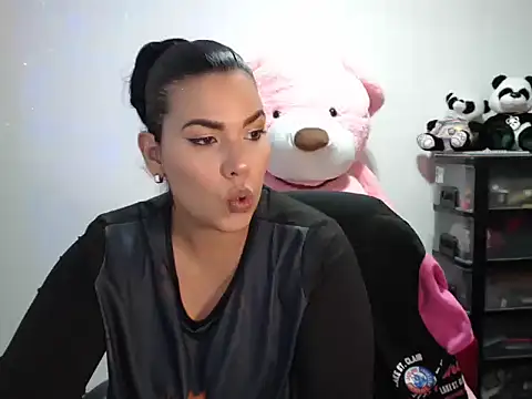 CarolinaRincon online show from November 22, 11:51 pm