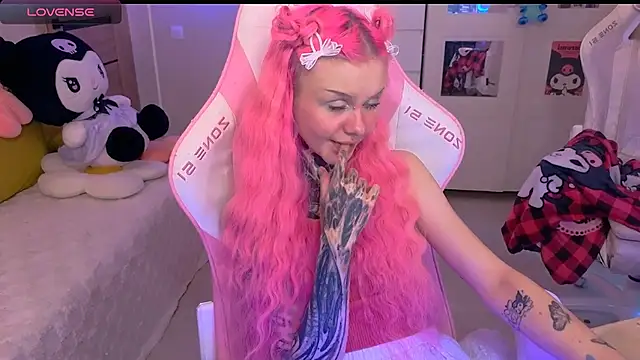 Britney Lynch online show from October 24, 12:34 pm