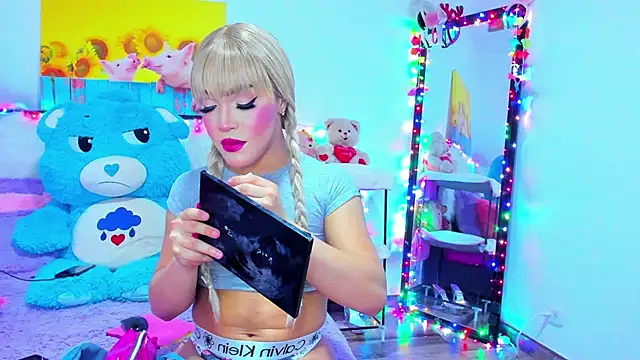 Candy Candy   online show from February 6, 6:00 pm