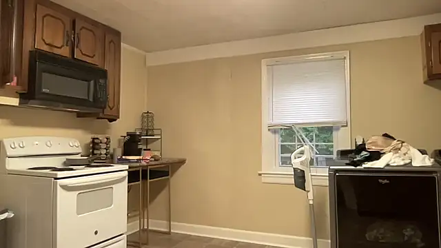 sexylilly69 online show from April 16, 11:18 pm