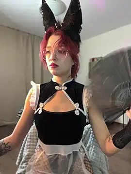 Snapshot of Evangeline_Lawrence_ chatting on October 21, 5:50 pm Evangeline Lawrence online show from October 21, 5:50 pm