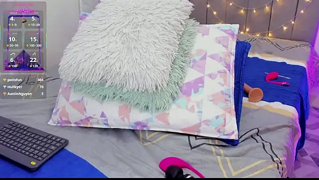 andrea osorio  online show from October 24, 4:25 pm