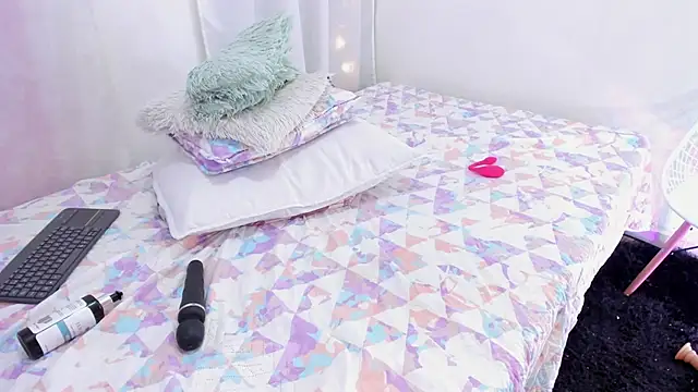 andrea osorio  online show from December 3, 1:46 pm