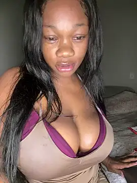 CharismaaBanx online show from April 10, 7:25 am