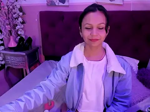 candysmitxxx online show from February 10, 3:53 am