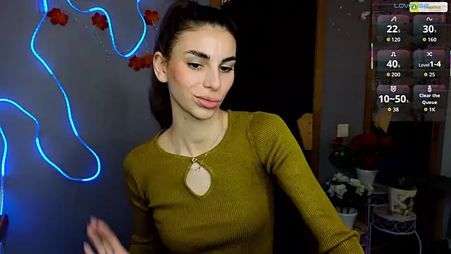 EmmyGreans online show from November 10, 7:14 am