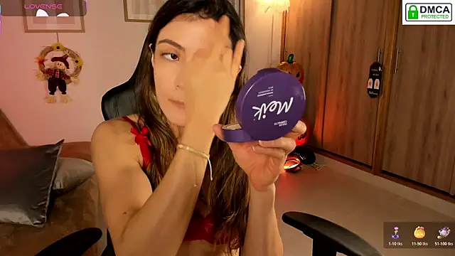 Lilabril online show from October 27, 2:45 pm