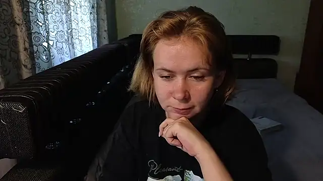 Riley Roo online show from July 7, 6:47 am
