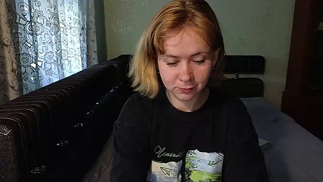 Riley Roo online show from July 7, 6:16 am
