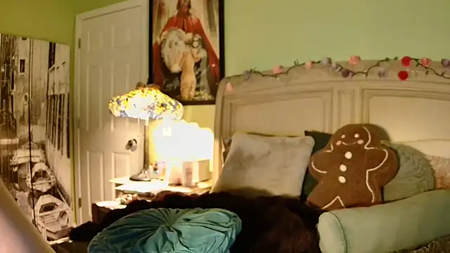 GardenGirl00 online show from December 19, 4:48 am